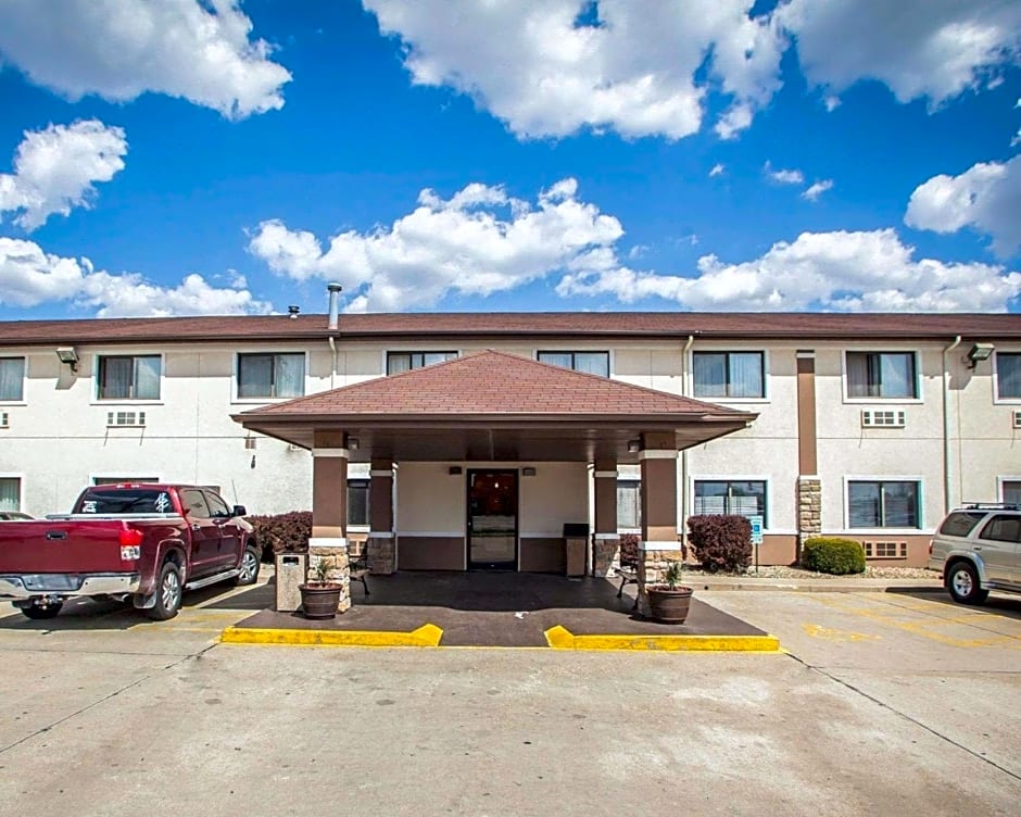 Quality Inn near I-72 and Hwy 51