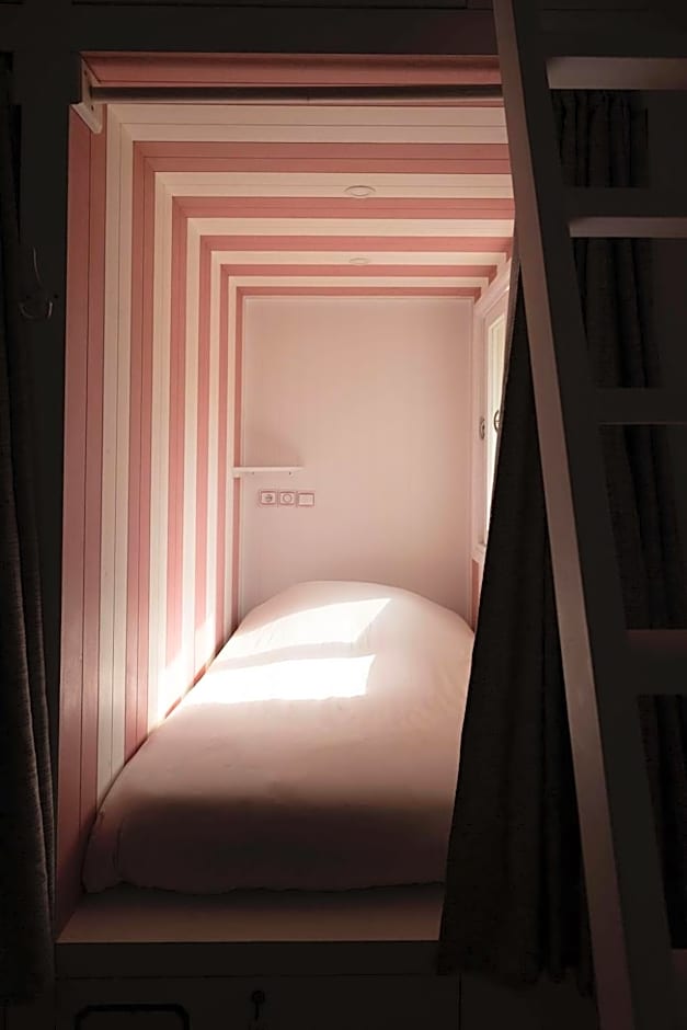 Hostel La Smala