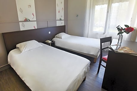 Economy Twin Room with Shared Bathroom and Toilet