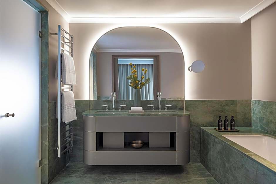 Anantara Plaza Nice Hotel - A Leading Hotel of the World