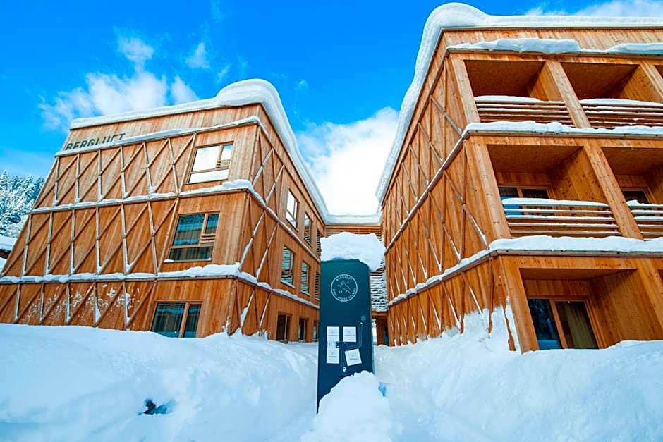 Tirol Lodge