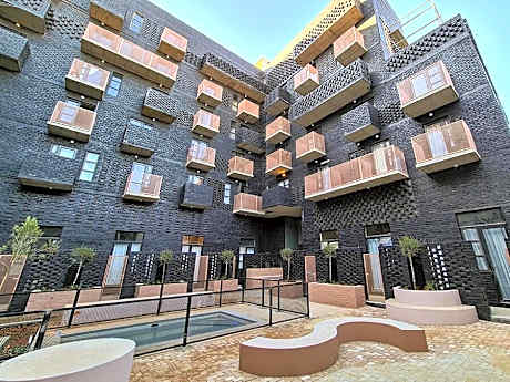 Maboneng City Building Free WiFi and Swimming pool