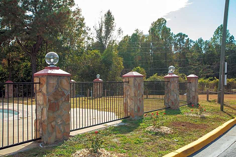 Travelodge by Wyndham Macon West