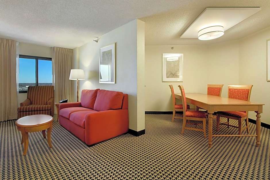 Hilton Suites Chicago Oak Brook