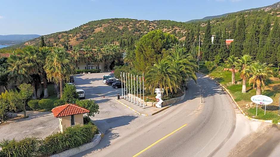 Lycus River Thermal Hotel