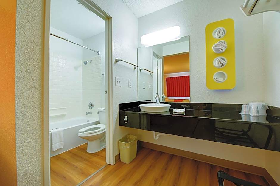 Motel 6-Seattle, WA - Airport