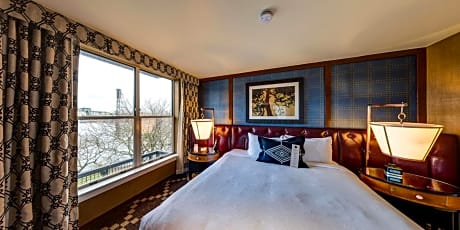 One-Bedroom King Suite with River View