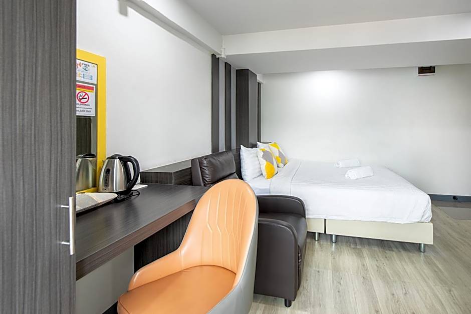 Riski Residence Bangbuathong