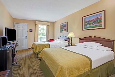 Accessible 1 King Bed Non-Smoking Room