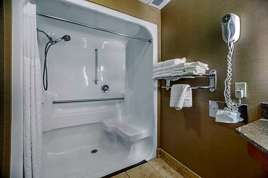 Comfort Suites Green Bay