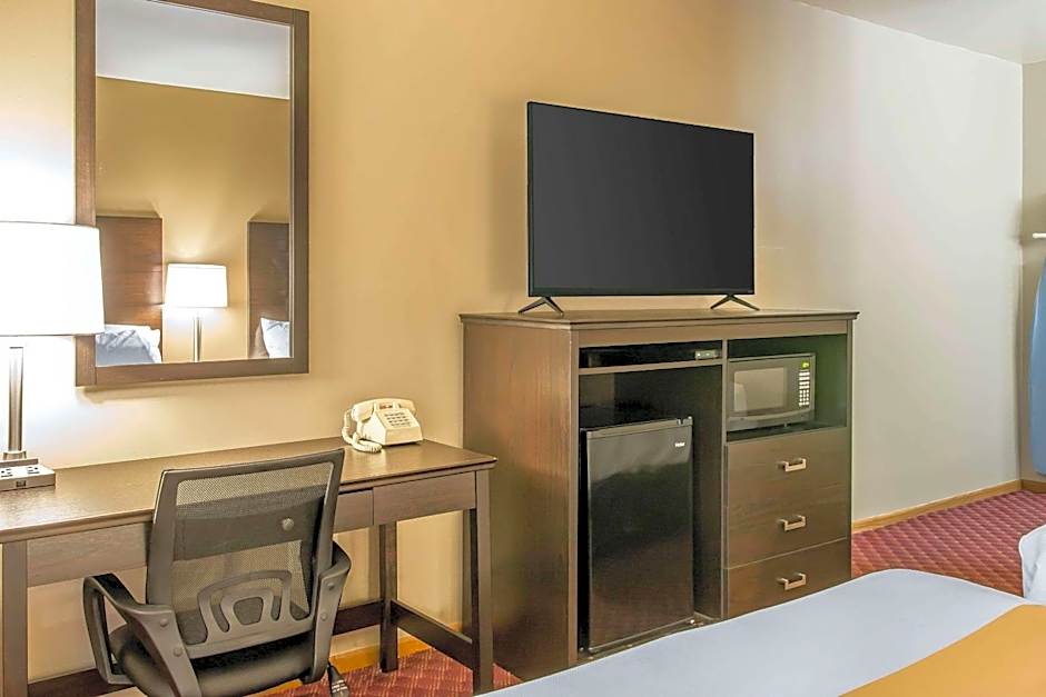 Quality Inn & Suites Houghton
