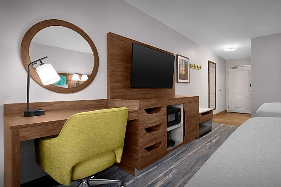 Hampton Inn By Hilton Yorkville