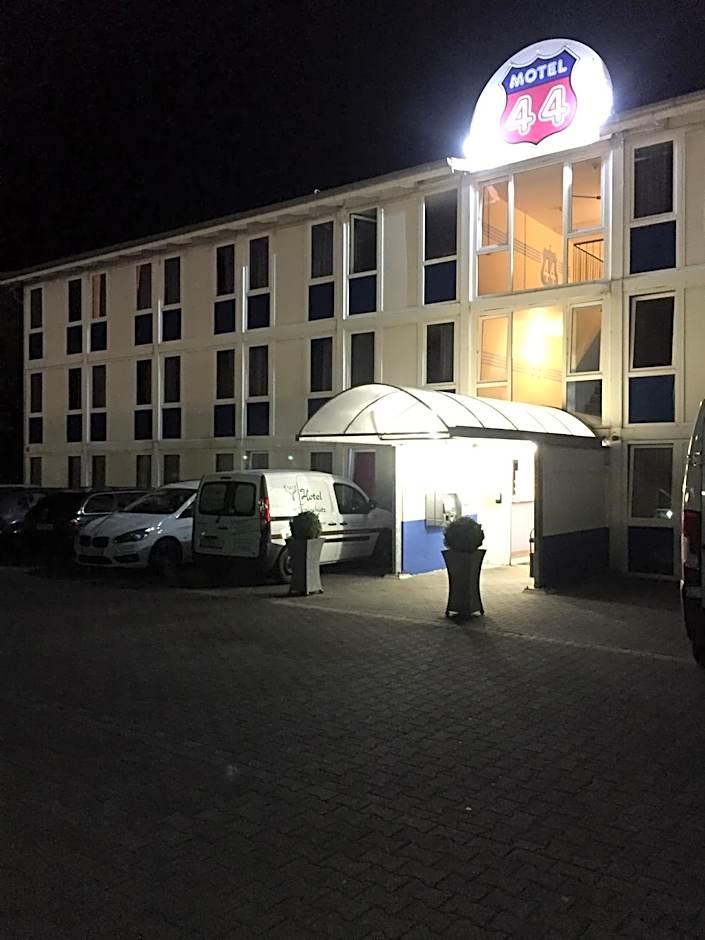Motel 44