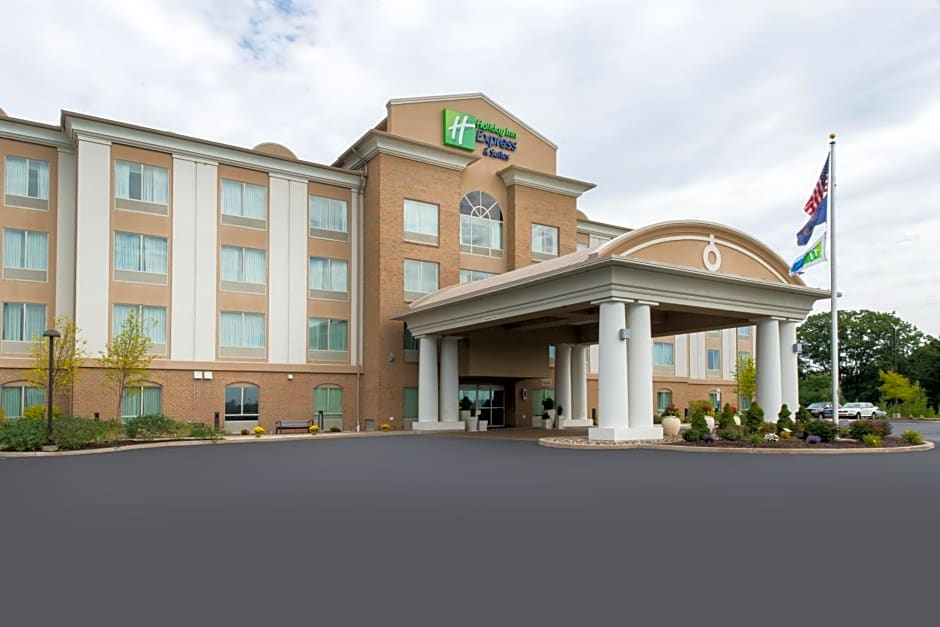 Holiday Inn Express and Suites Dickson City