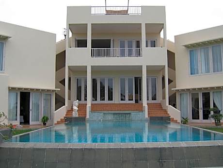 Blue Whale Sanctuary Hotel