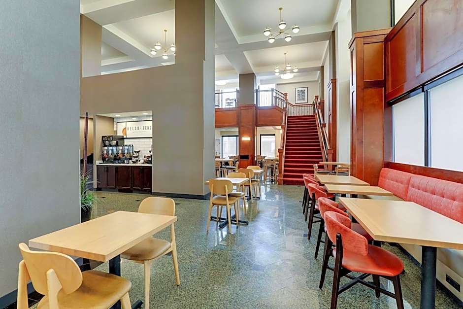 Drury Inn & Suites Birmingham Lakeshore Drive