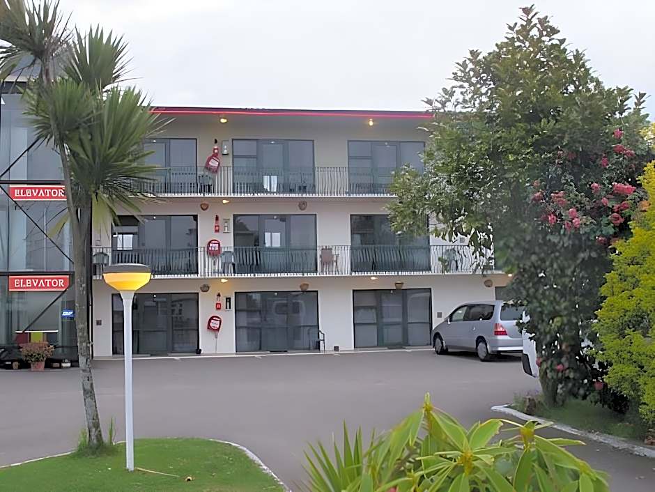 Gateway International Motel