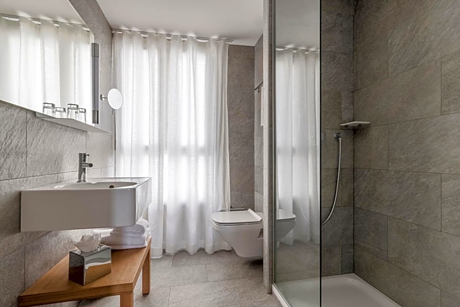 9Hotel Republique