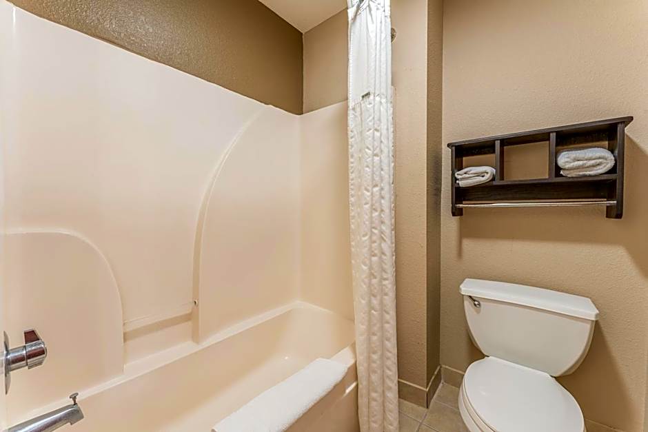 Super 8 by Wyndham Lake Charles Northeast