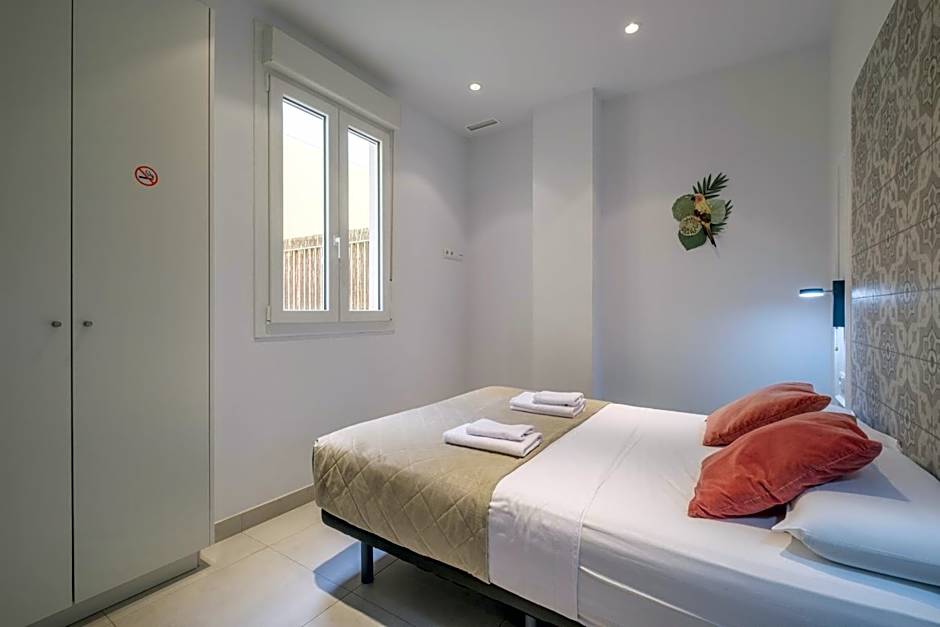 Chic & Comfortable Apartment, Private Terrace
