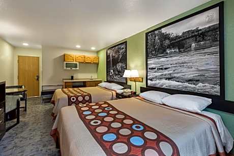 Deluxe Queen Room with Two Queen Beds - Non-Smoking
