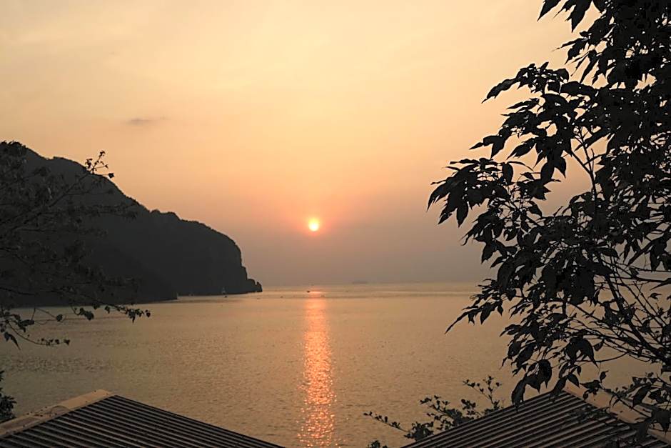 Phi Phi Seaside Bungalow