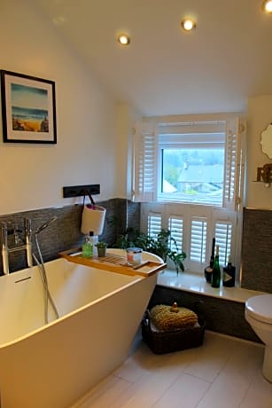 single room-standard-private bathroom-street view