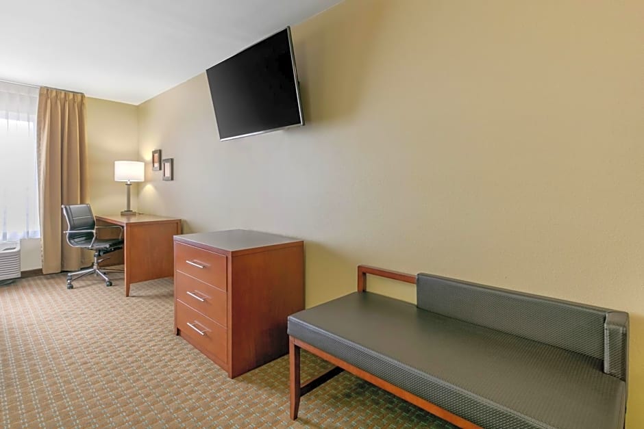 Comfort Inn & Suites Marion I-57
