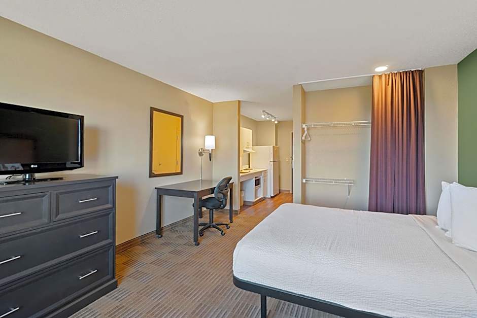 Photo 1 of 10 of Studio 1 Queen Bed, Accessible