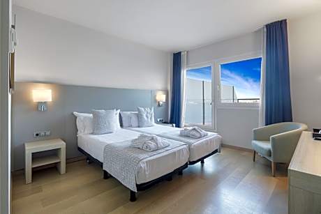 Deluxe Double Room with Terrace