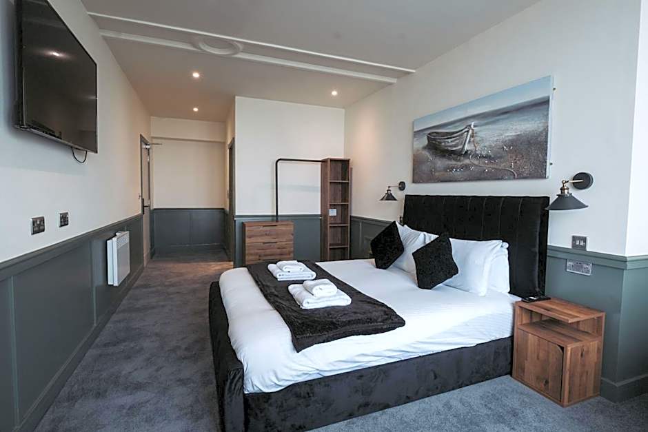 The Royal Bar & Shaker