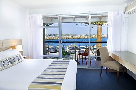 Executive Two-Bedroom Apartment with Harbor View