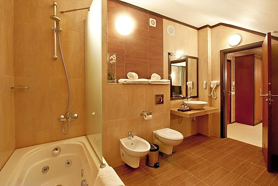 Best Western Plus Bristol Hotel