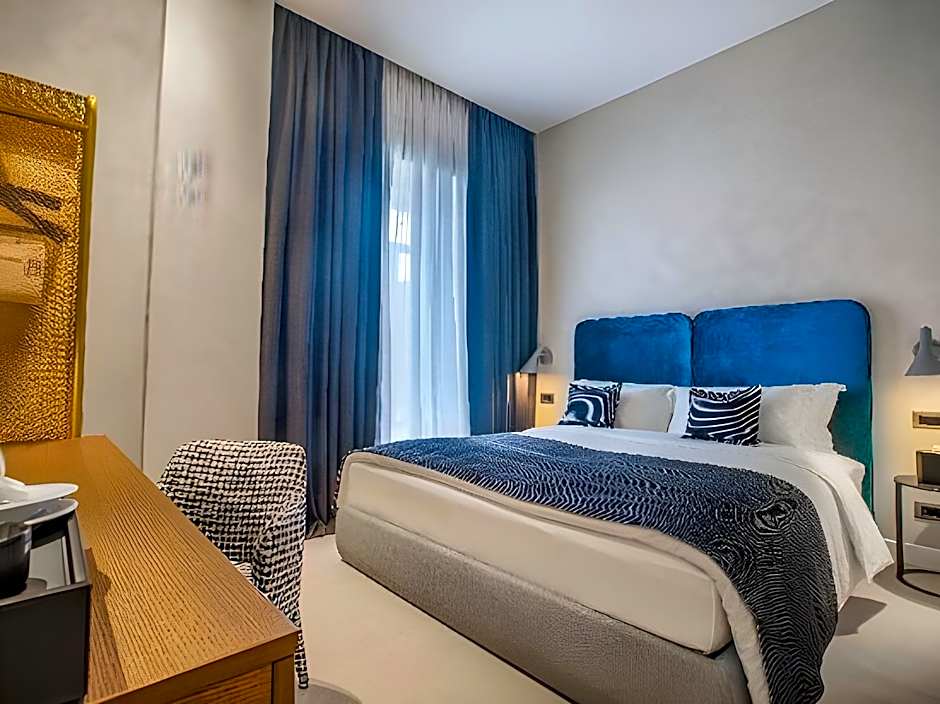 Monograph Freedom Square