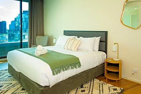 Three-Bedroom Executive Apartment River View