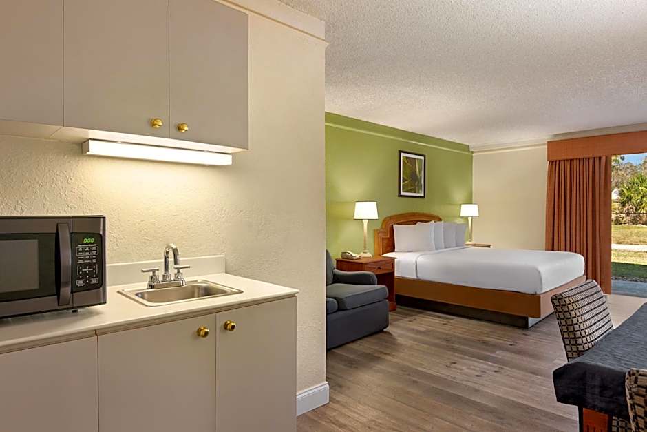 Baymont by Wyndham Daytona Beach/Intl Speedway