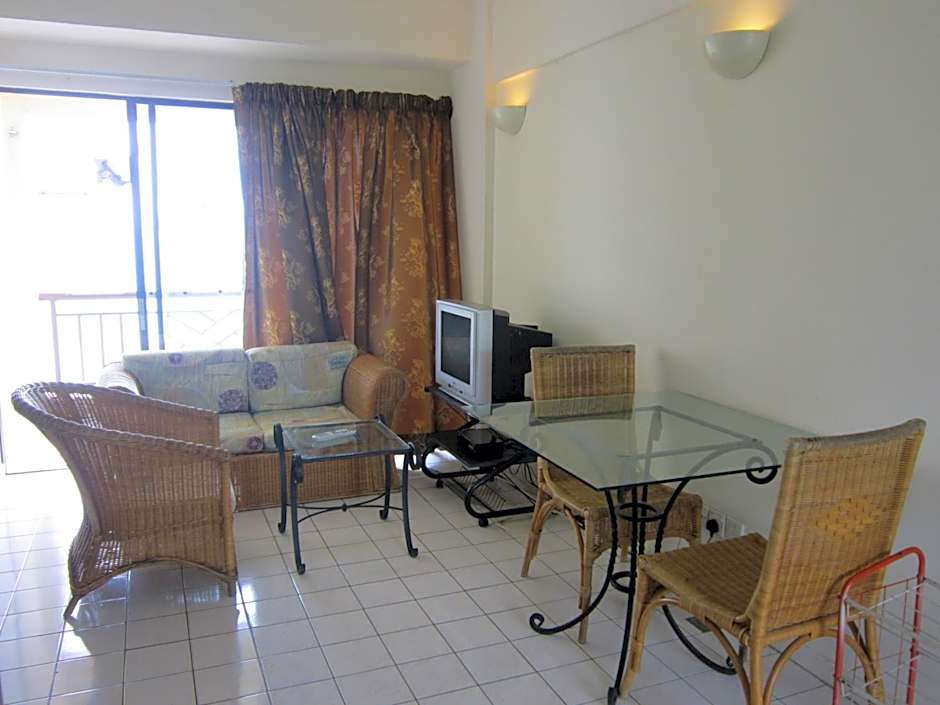 Paradise Lagoon Apartment