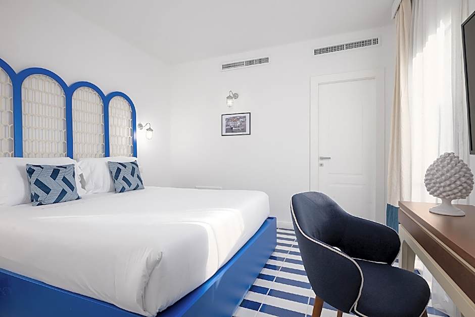 Photo 1 of 6 of Executive Suite, Sea View