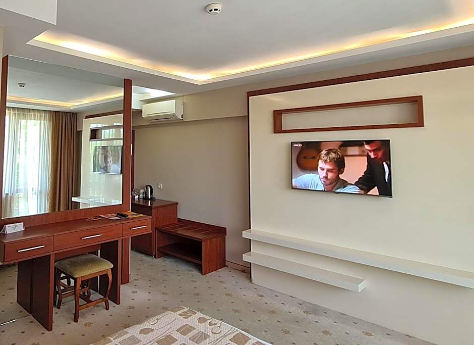 National Palace Wine & Spa Hotel