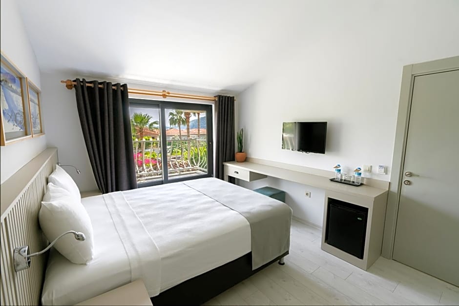 WEST HOUSE EXCLUSIVE HOTEL