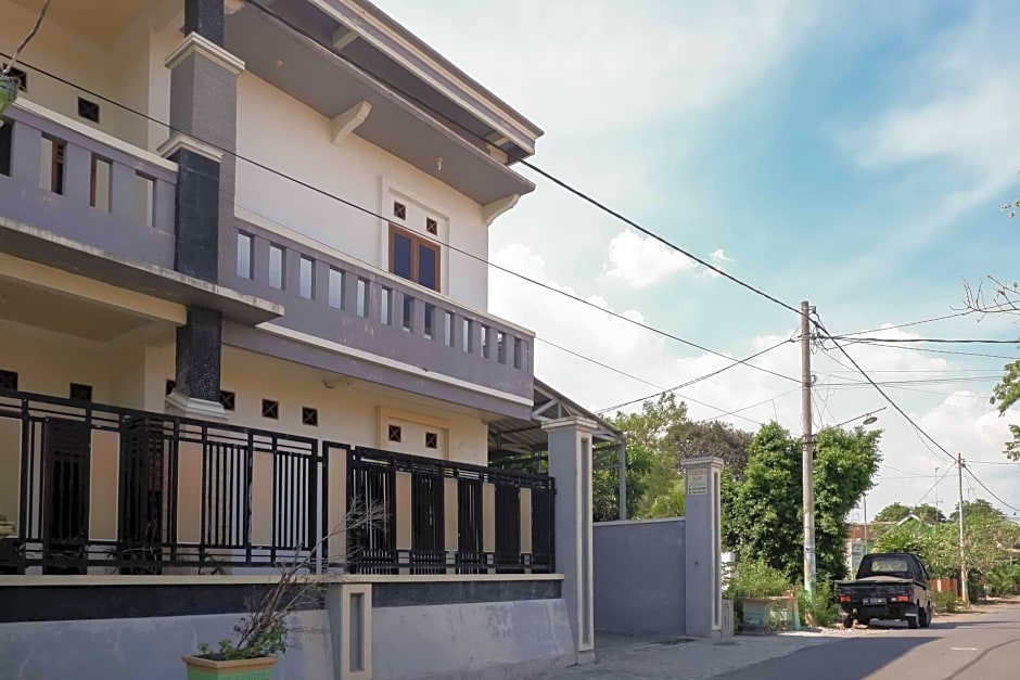 RedDoorz near RSUD Nganjuk