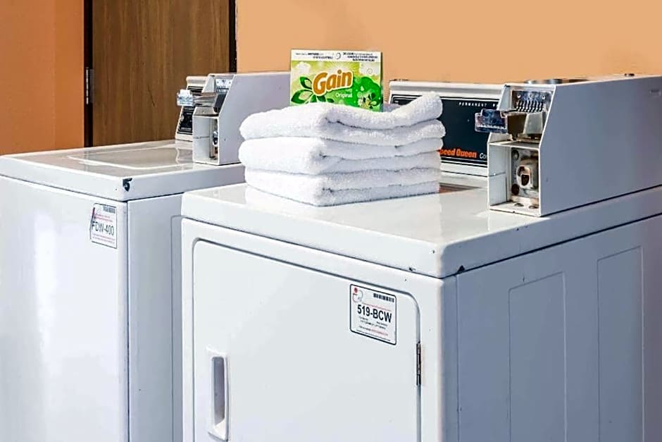 Knights Inn Ferguson