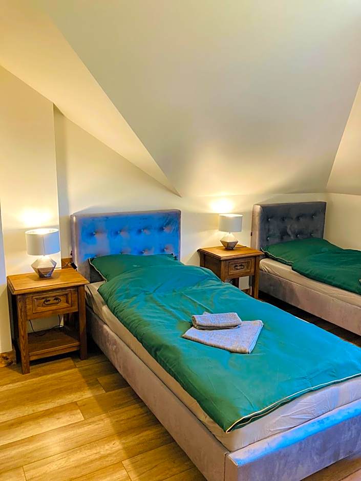 Modryna - Modrzewiowy Dom