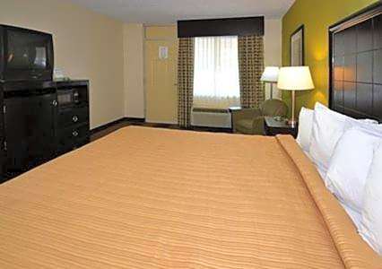 2 Double Beds, Smoking