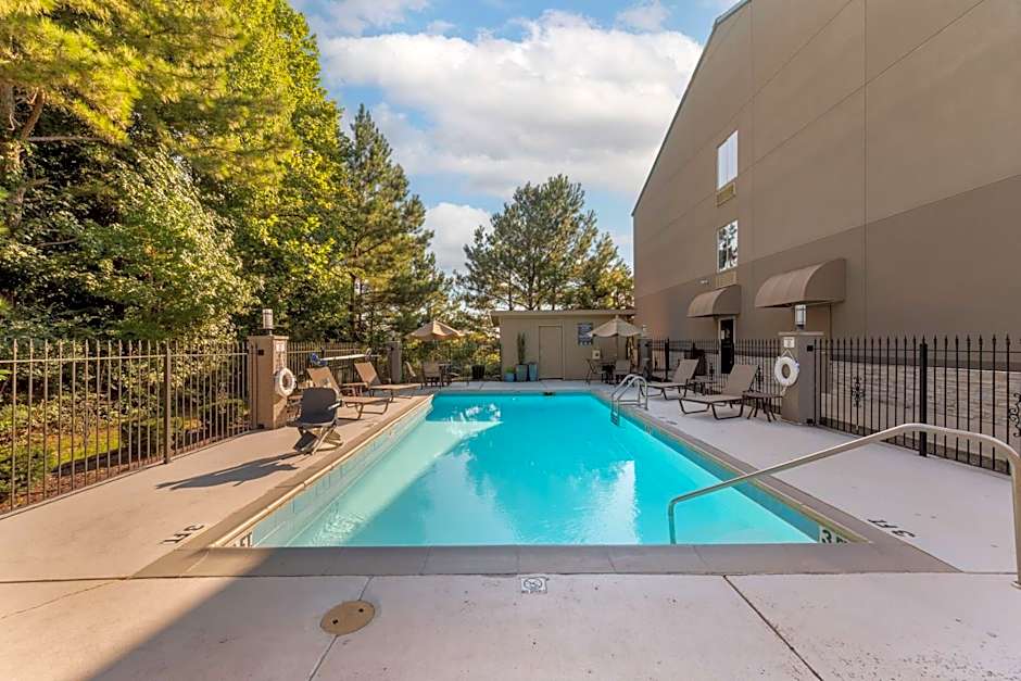 Best Western Plus Russellville Hotel and Suites