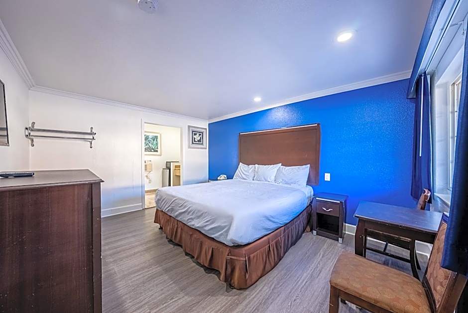 Town and Country Inn