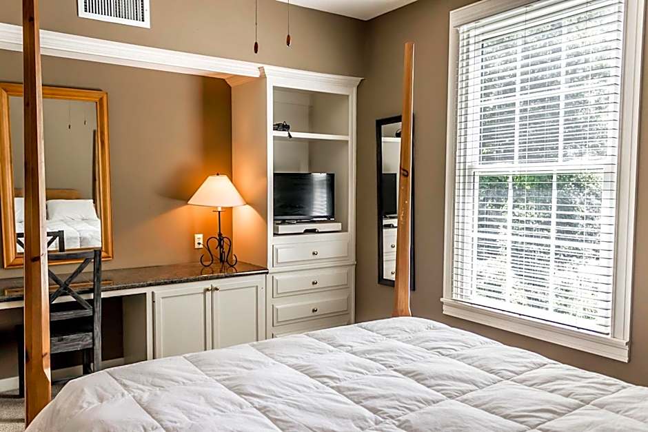 The Lodge at The Bluffs