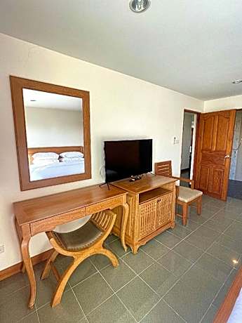 1 Bedroom Suite, 1 King Bed, Sofa Bed, Kitchenette