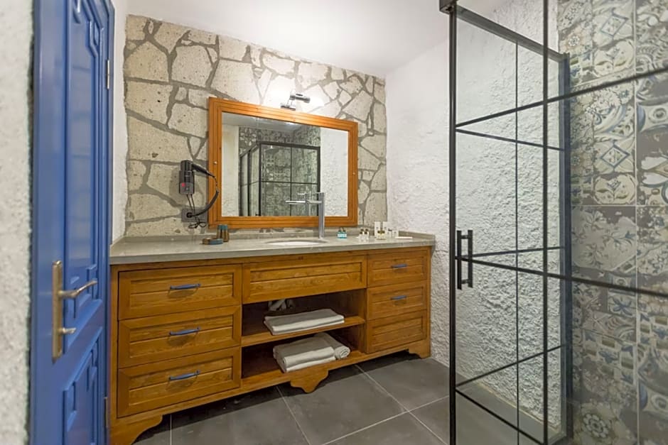 Risus Garden Marina Hotel