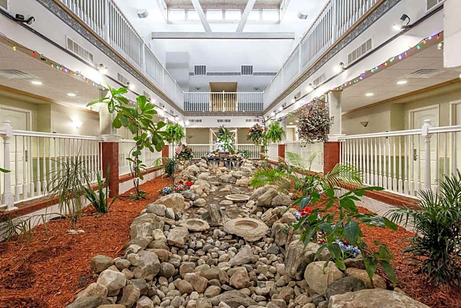 Days Inn by Wyndham Pentwater